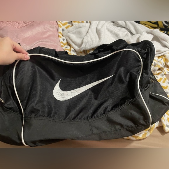 Nike Handbags - DEAL Nike carry on tote bag